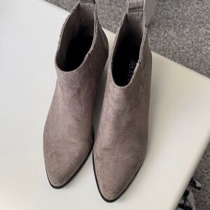 Abound Women's Gray Ankle Booties